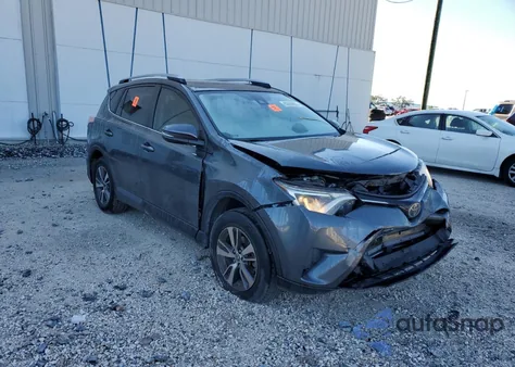 2017 Toyota Rav4 Xle z USA, uszkodzony, nr VIN JTMWFREV6HD093077